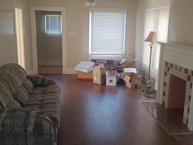 Building Photo - 612 S 9th St