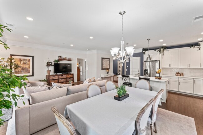 Building Photo - 818 Center Meadow Ln