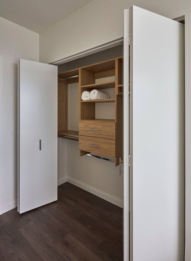 Building Photo - 1006 S Michigan Ave