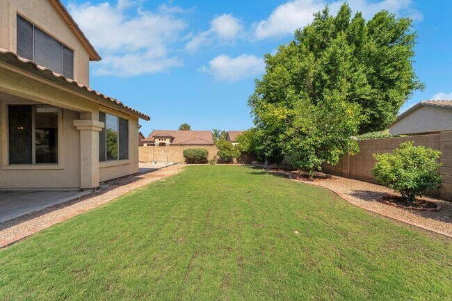 Building Photo - Stunning 5BR House in Chandler