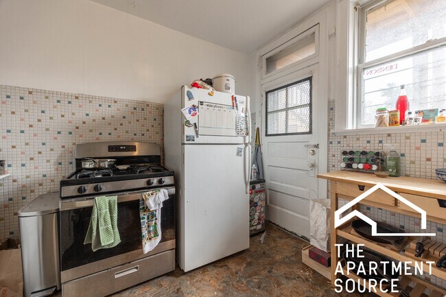 Building Photo - 3709 N Hoyne Ave