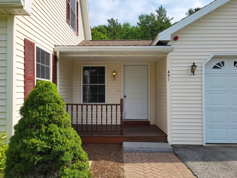 Building Photo - 451 Partridge Farm Rd