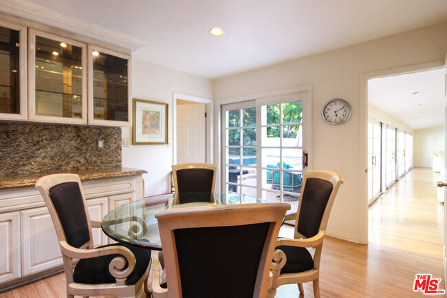 Building Photo - 1148 Coldwater Canyon Dr