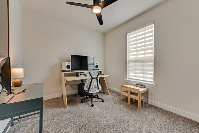 Building Photo - 1236 Sagefield Way