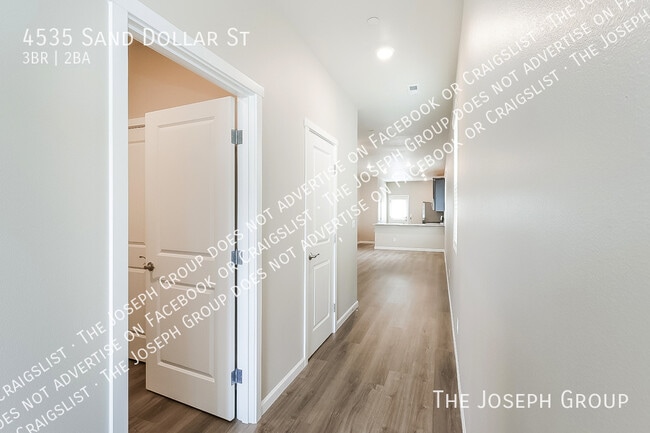 Building Photo - 4535 Sand Dollar Dr