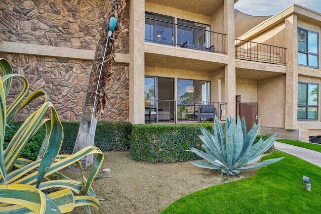 Building Photo - 2727 S Sierra Madre