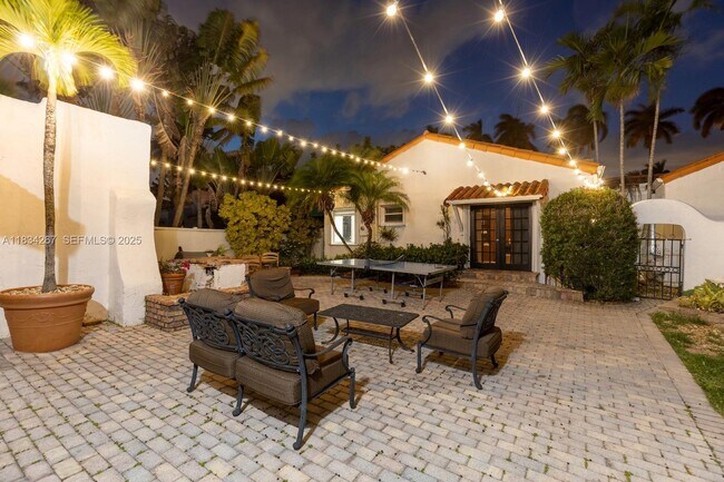 Building Photo - 1134 Harrison St