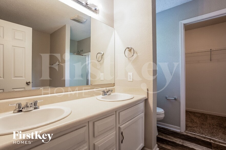 Building Photo - 5967 Liverpool Ln