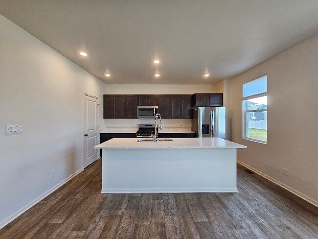 Building Photo - 7750 W 105th Pl