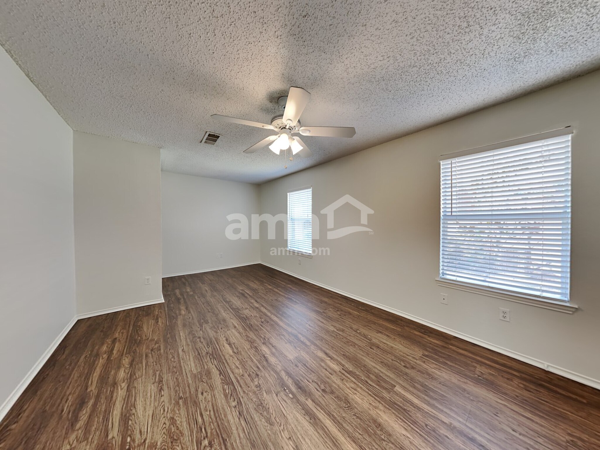 Building Photo - 830 Greenridge Dr