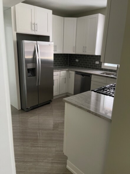 Building Photo - 7831 S Loomis Blvd