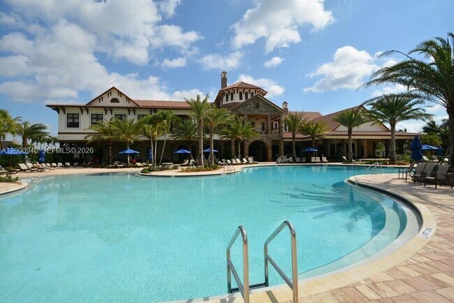 Building Photo - 8630 Lakeside Bnd