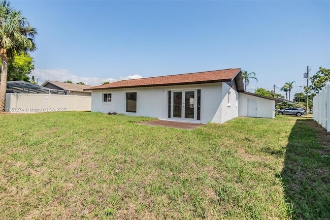 Building Photo - 8705 Tahiti Ln