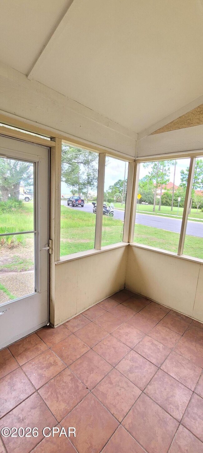 Building Photo - 1319 Calabria Rd
