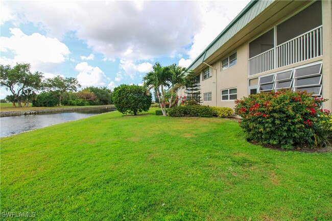 Building Photo - 600 Valley Stream Dr