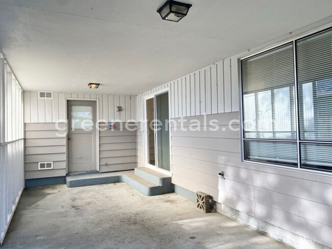 Building Photo - Coming Soon! 3BR 1.5BA Home in West Olympi...