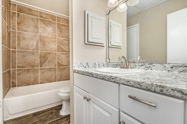 Building Photo - 3643 W Northgate Dr