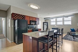 Building Photo - Marbella on Dean