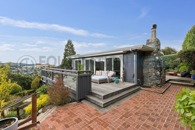 Building Photo - Furnished Mill Valley Home with Mt. Tam Views | Available Through December  - FOUNDATION