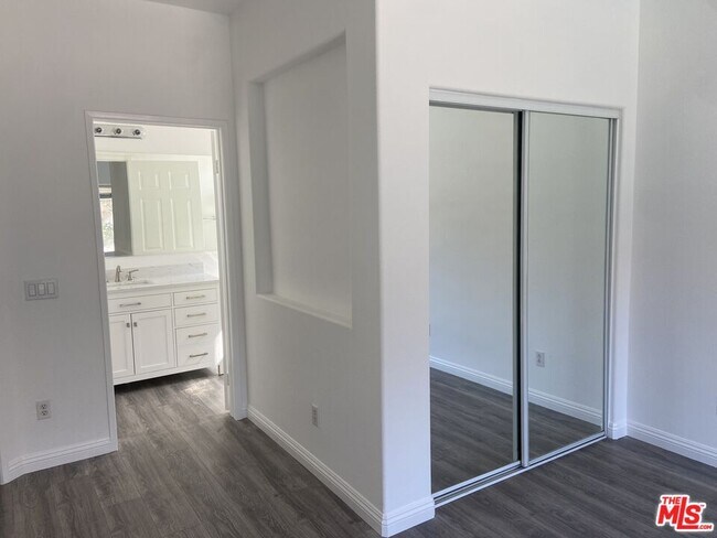 Building Photo - 3743 Mountain Gate