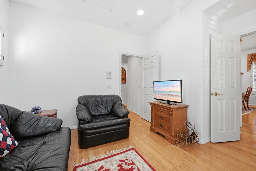 Building Photo - 8010 Gilman Ct