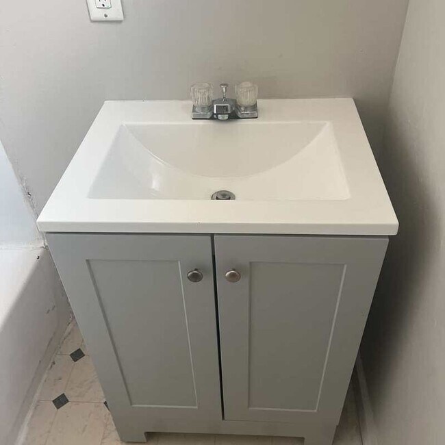 Building Photo - 3233 W 50th St