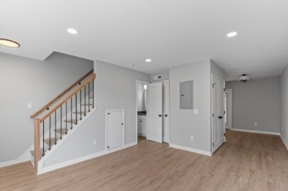 Building Photo - 400 Gallery Ln