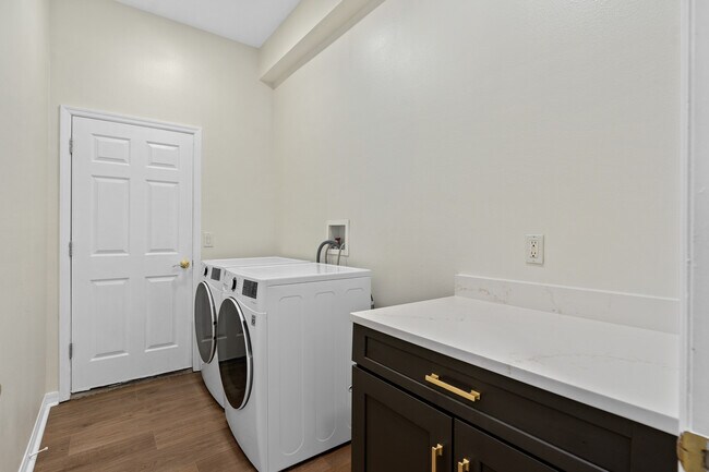Building Photo - 2522 Northumbria Dr