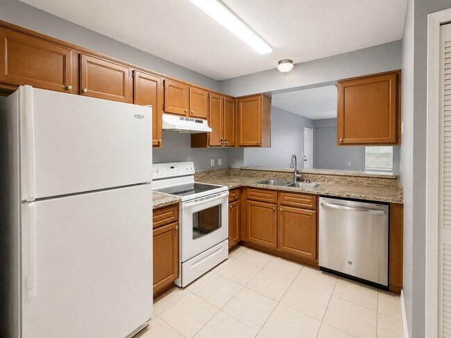 Building Photo - 112 Reserve Cir