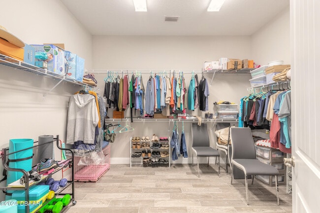 Building Photo - 205 Cyan Ave