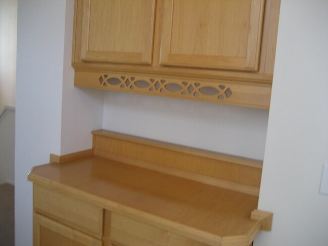 Building Photo - 4874 Thille St