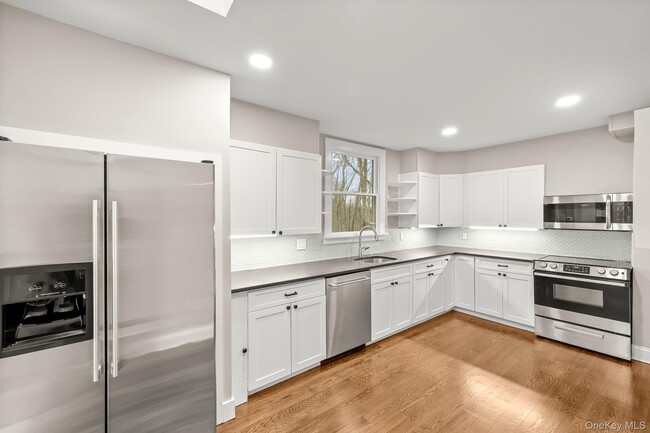 Building Photo - 22 Lake Ridge Rd