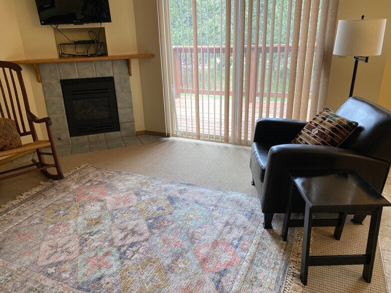 Building Photo - 507 Fall River Ln