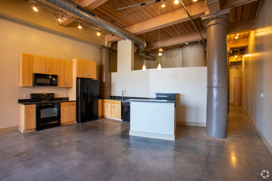 1BR, 1.5BA - 1,396 SF - Bogen Lofts