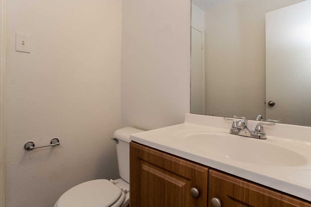 Building Photo - 2331 Rolling Glen Dr