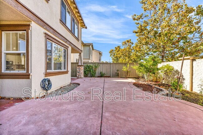 Building Photo - 1162 Waverly Cir