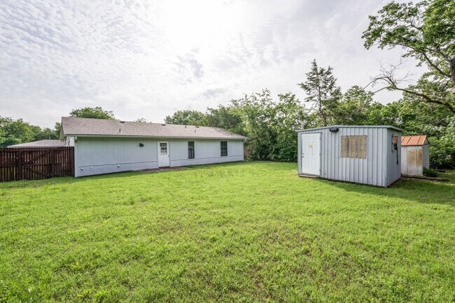 Building Photo - 509 Woodford Ln