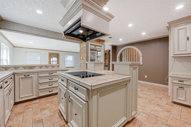 Building Photo - 7742 Whidbey Island Dr