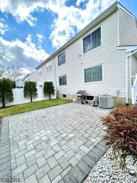 Building Photo - 27 Kingfisher Ct