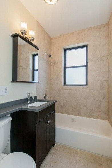 Building Photo - 4546 N Damen Ave