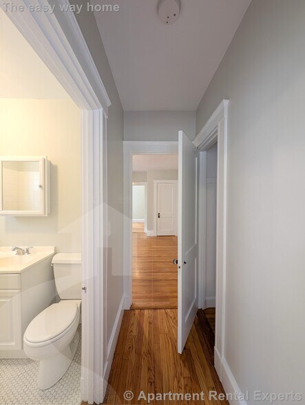 Building Photo - 156-158 Summer St Unit #110