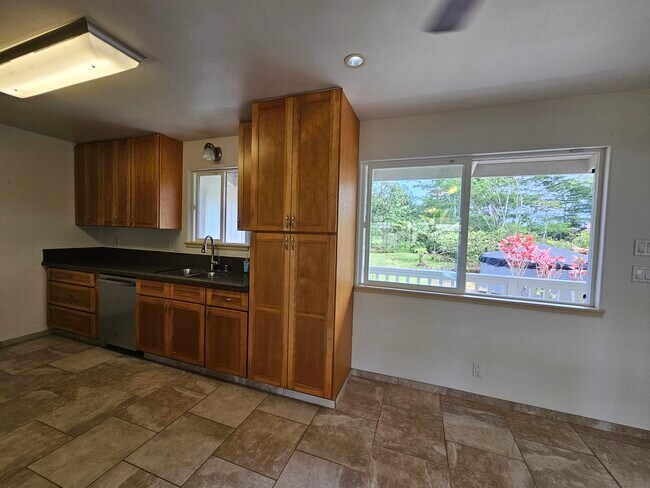 Building Photo - 15-1331-1331 24th Ave