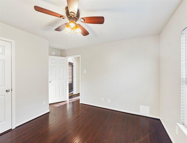 Building Photo - 25110 Hazel Ranch Dr