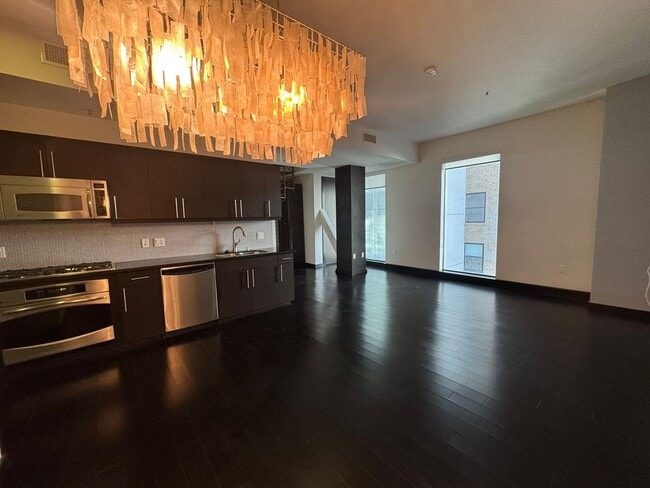 Building Photo - High-End Two-Story 1BD/1BA Loft in Downtown LA! *$500.00 Off One Month's Rent Move In Special!*