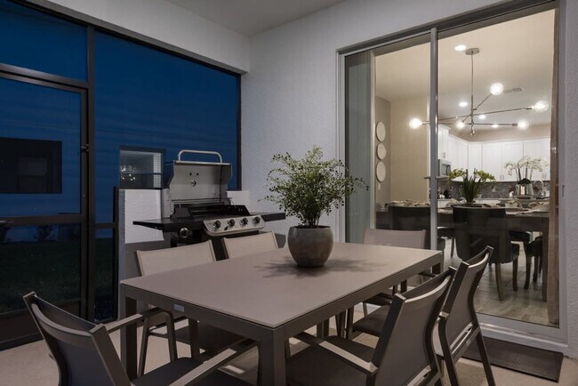 Building Photo - 4821 Kings Castle Cir