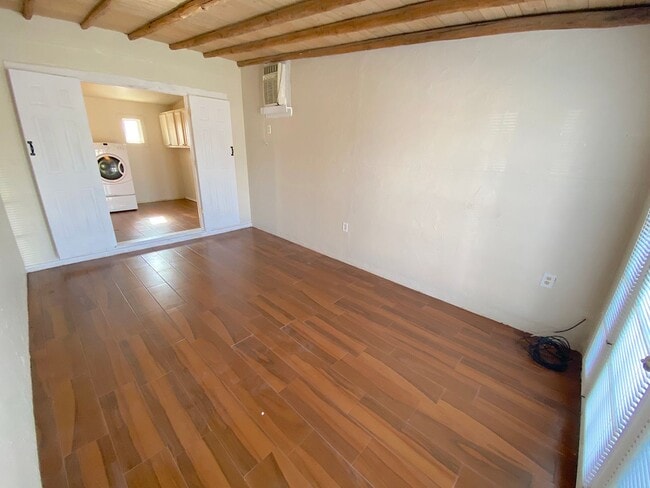 Building Photo - West El Paso 4 bed refrig A/C Home