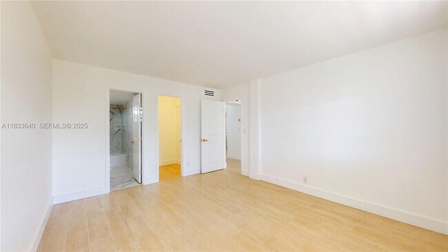 Building Photo - 1333 E Hallandale Beach Blvd