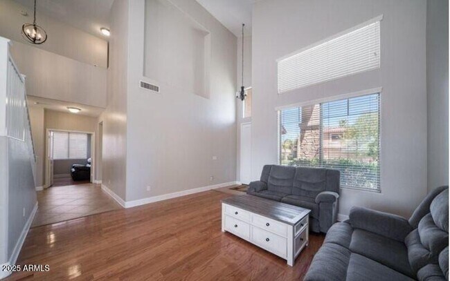 Building Photo - 3924 S Hollyhock Pl