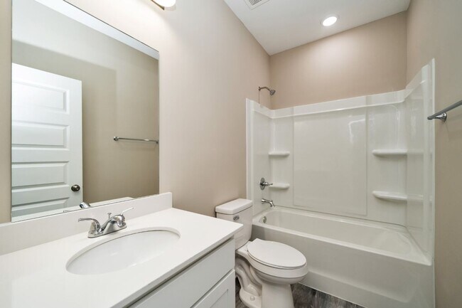 Building Photo - 5529 Blue Jay Cir