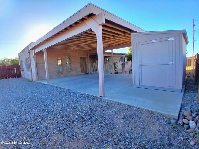 Building Photo - 2650 W Aurora Dr